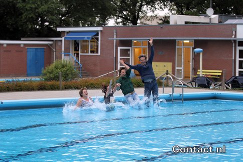 Op 26 september 2013 heeft de gemeenteraad besloten zwembad Het Elderink terug te geven aan de gemeenschap.